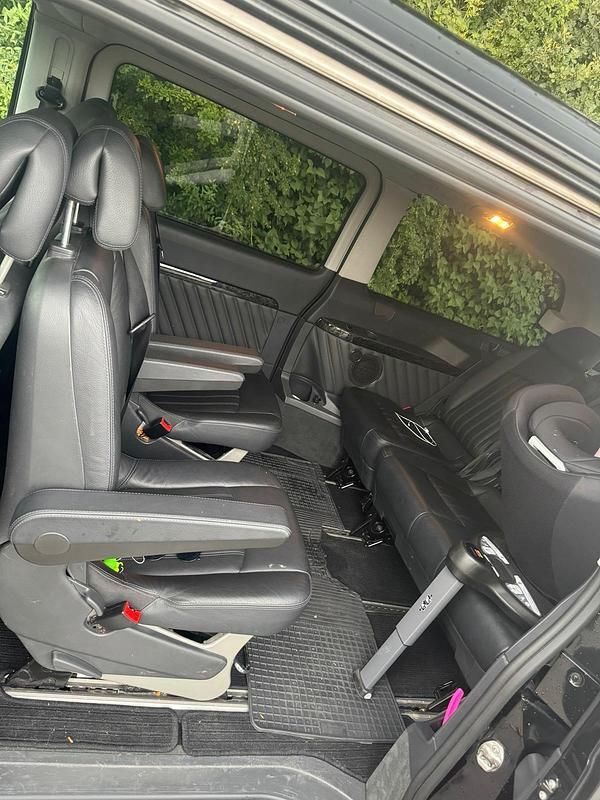 Schwarz Gebraucht 2013 Mercedes Viano Van / Kleinbus | 19.900 € (Etwas zu teuer) - Bild 1/4