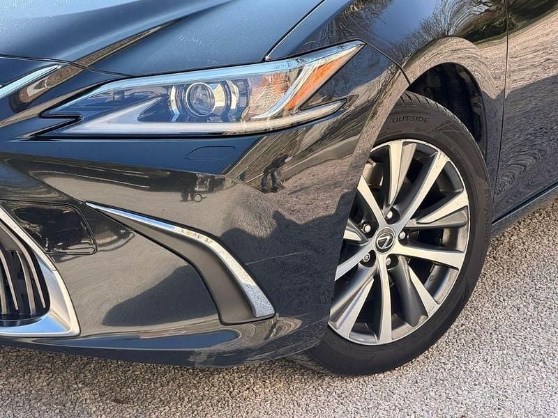 Gebraucht Lexus ES300 178 PS (130 kW) 2021 Schwarz Limousine