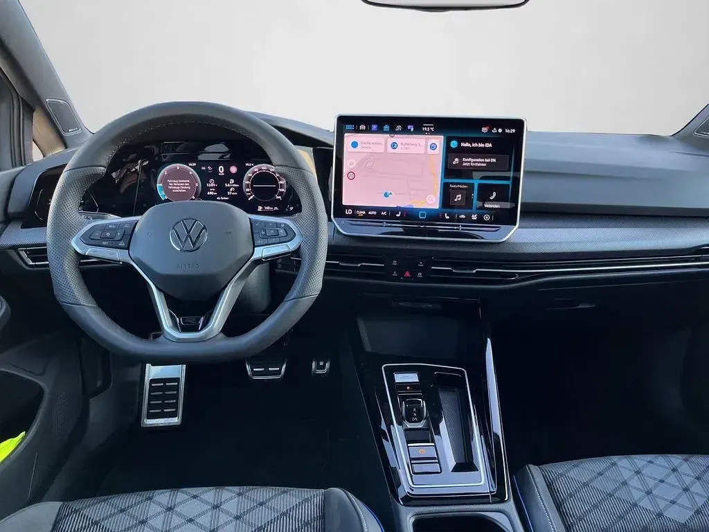 Gebraucht VW Golf VIII Sound 150 PS (110 kW) 2026 Grau Limousine