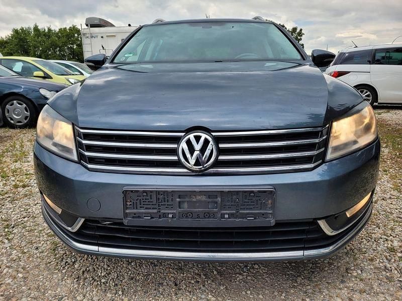 Grau Gebraucht 2012 VW Passat Comfortline Kombi | 6.590 € (Superpreis) - Bild 1/4