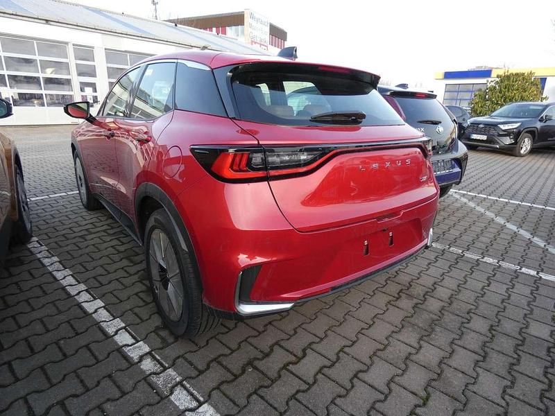 Neu Lexus LBX 136 PS (100 kW) 2026 Karminarot metallic SUV