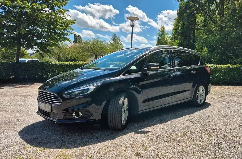 Gebraucht Ford S-MAX Titanium 150 PS (110 kW) 2016 Schwarz Van / Kleinbus