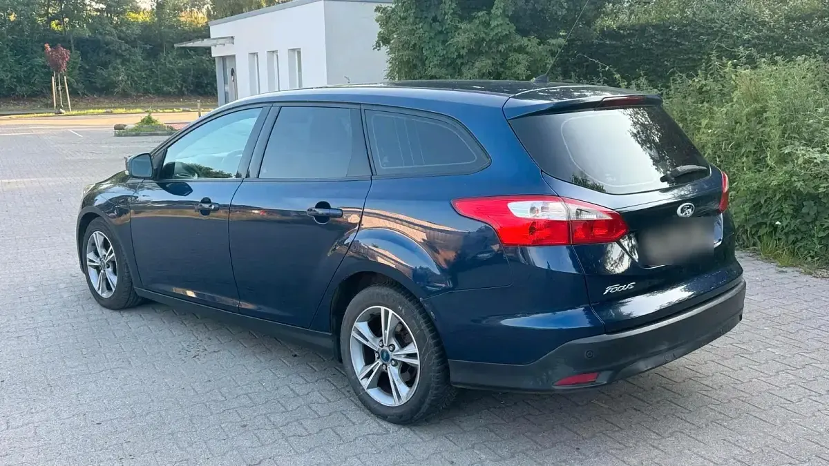 Gebraucht Ford Focus 116 PS (85 kW) 2013 Blau Kombi
