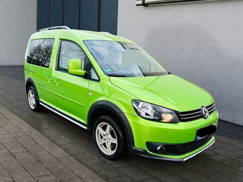 Viperngrün Gebraucht 2015 VW Caddy Van / Kleinbus | 6.980 € (Guter Preis) - Bild 1/4