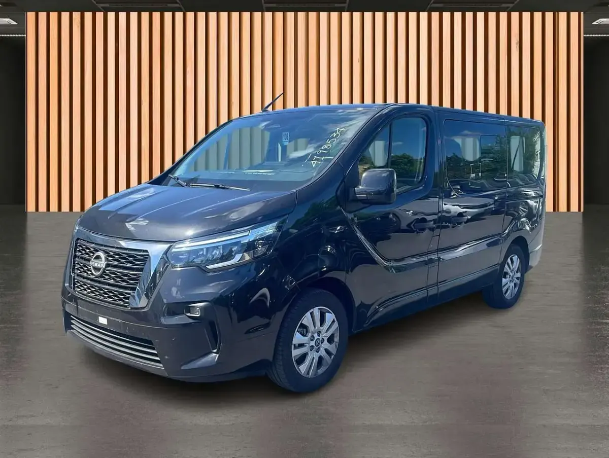 Second-hand Nissan Primastar Tekna 170 CP (125 kW) 2025 Negru Monovolum