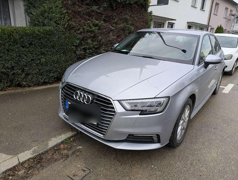 Silber Gebraucht 2017 Audi A3 e-tron Kleinwagen | 16.500 € (Fairer Preis) - Bild 1/4