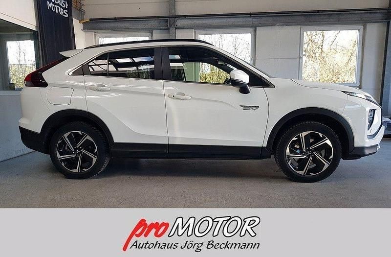 Gebraucht Mitsubishi Eclipse Cross Plus 188 PS (138 kW) 2022 Weiß SUV
