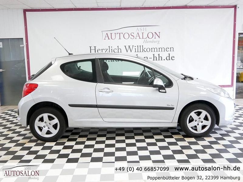 Gebraucht Peugeot 207 Urban Move 73 PS (53 kW) 2008 Aluminiumgrau Limousine