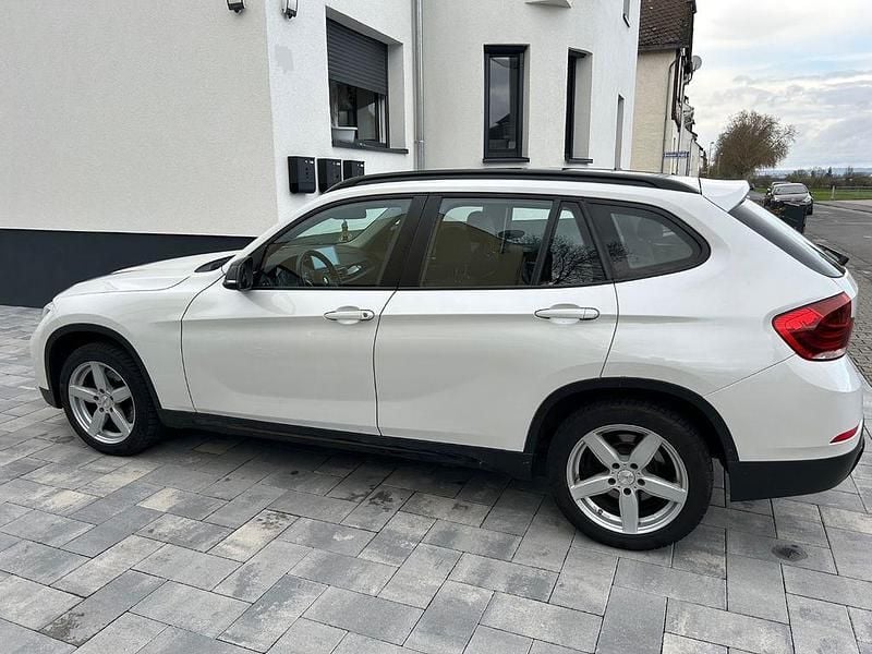 Gebraucht BMW X1 143 PS (105 kW) 2013 Weiß SUV
