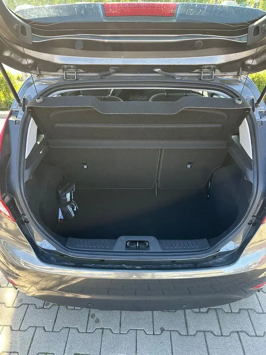 Gebraucht Ford Fiesta Titanium 101 PS (74 kW) 2017 Grau Kleinwagen