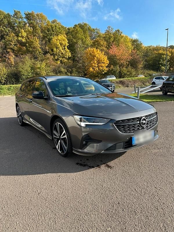 Grau Gebraucht 2023 Opel Insignia Ultimate Kombi | 26.900 € (Fairer Preis) - Bild 1/4