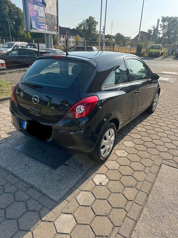 Schwarz Gebraucht 2008 Opel Corsa Kleinwagen | 2.250 € (Etwas zu teuer) - Bild 1/4