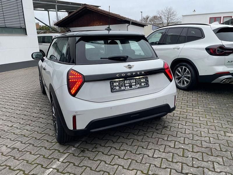Gebraucht Mini Cooper Classic 156 PS (114 kW) 2024 Weiß Kleinwagen