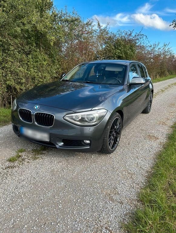 Grau Gebraucht 2013 BMW 118 Urban Line Kleinwagen | 7.000 € (Superpreis) - Bild 1/4