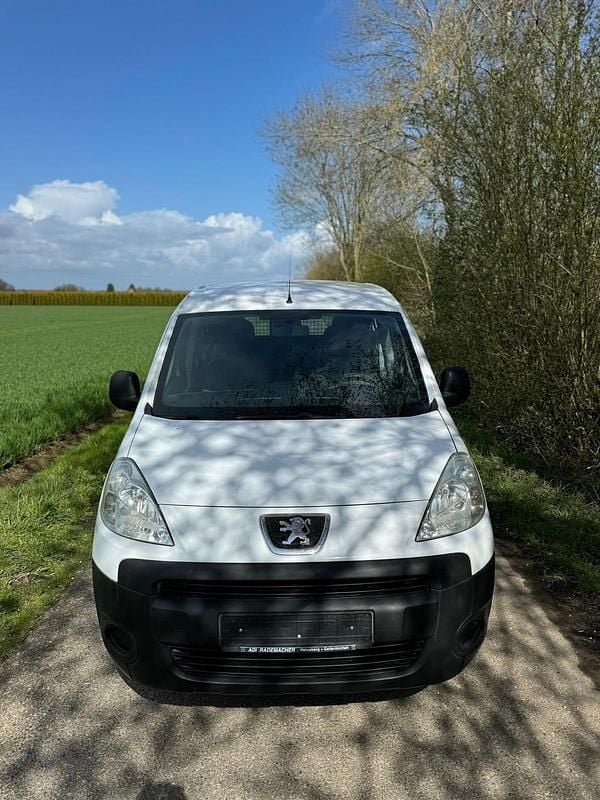 Gebraucht Peugeot Partner 90 PS (66 kW) 2010 Weiß Van / Kleinbus