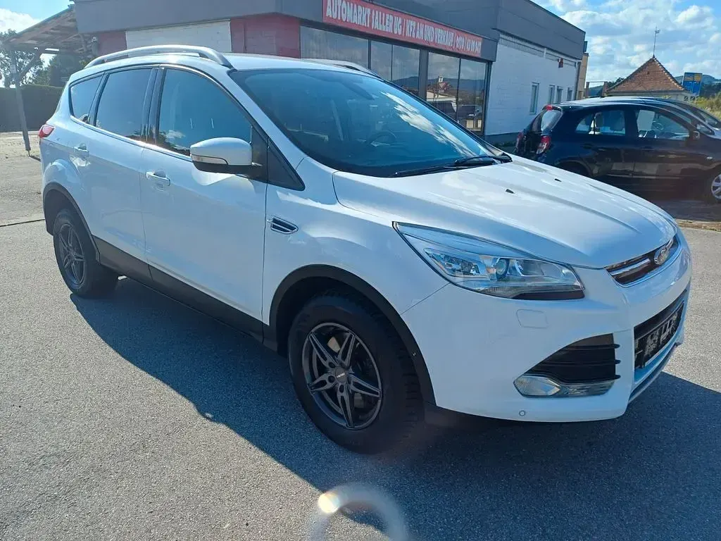 Gebraucht Ford Kuga 163 PS (119 kW) 2014 Weiß SUV