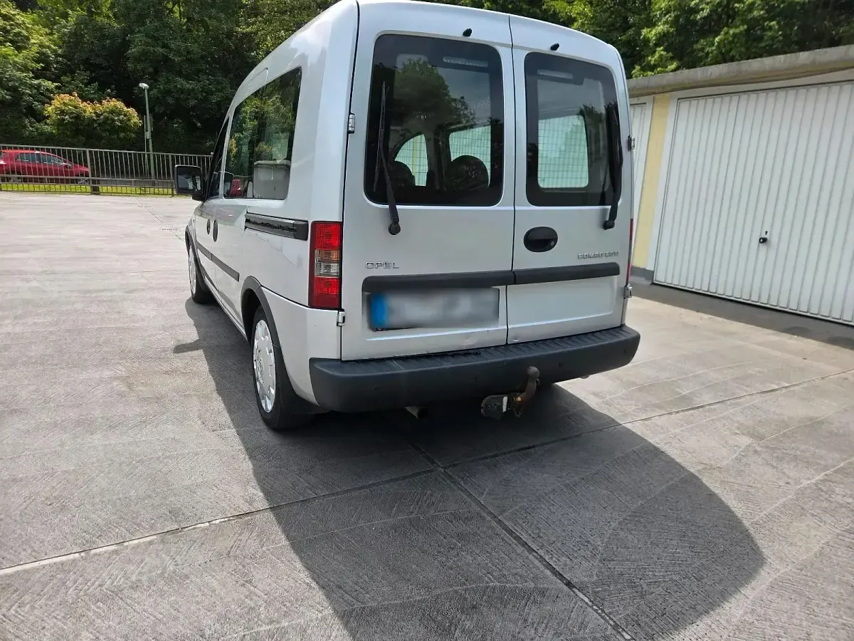 Gebraucht Opel Combo 75 PS (55 kW) 2008 Blau Van / Kleinbus
