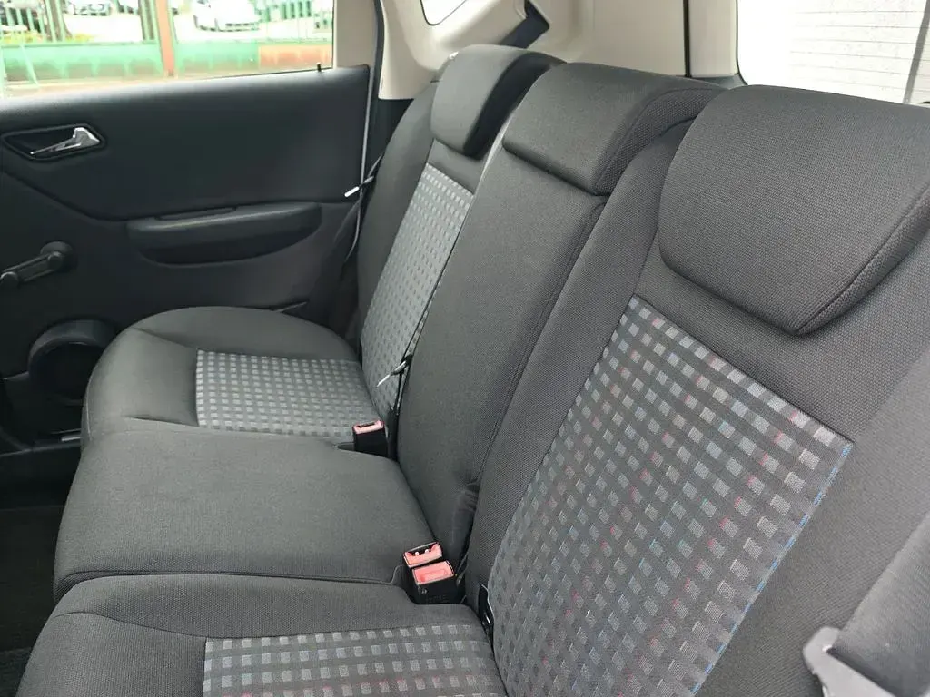 Gebraucht Mercedes A160 95 PS (69 kW) 2010 Polarsilber Van / Kleinbus