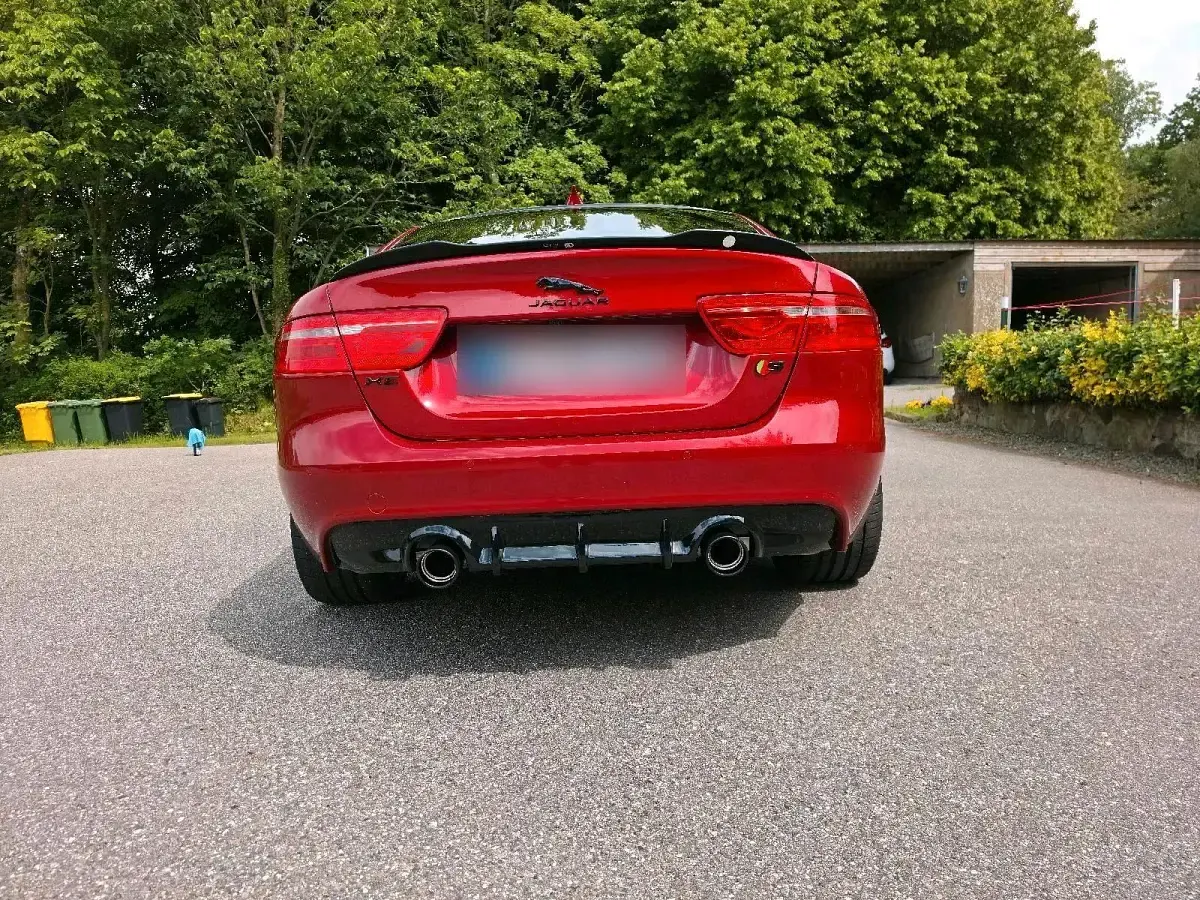 Gebraucht Jaguar XE Supercharged 381 PS (280 kW) 2018 Rot Limousine