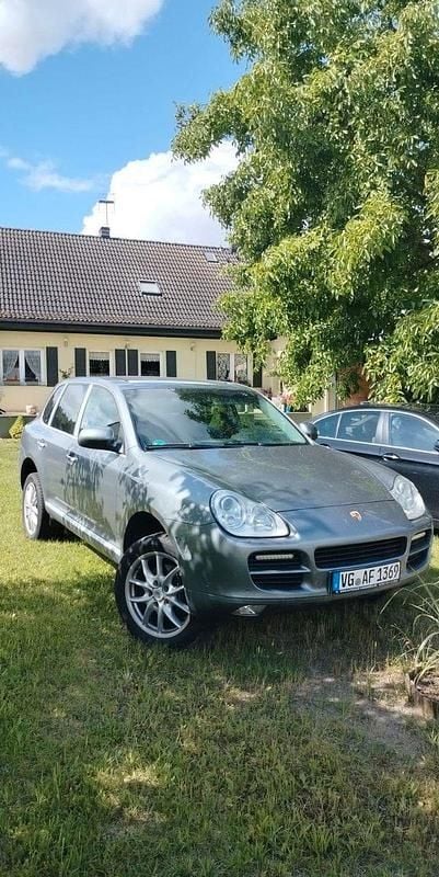 Grau Gebraucht 2006 Porsche Cayenne SUV | 10.900 € (Teuer) - Bild 1/4