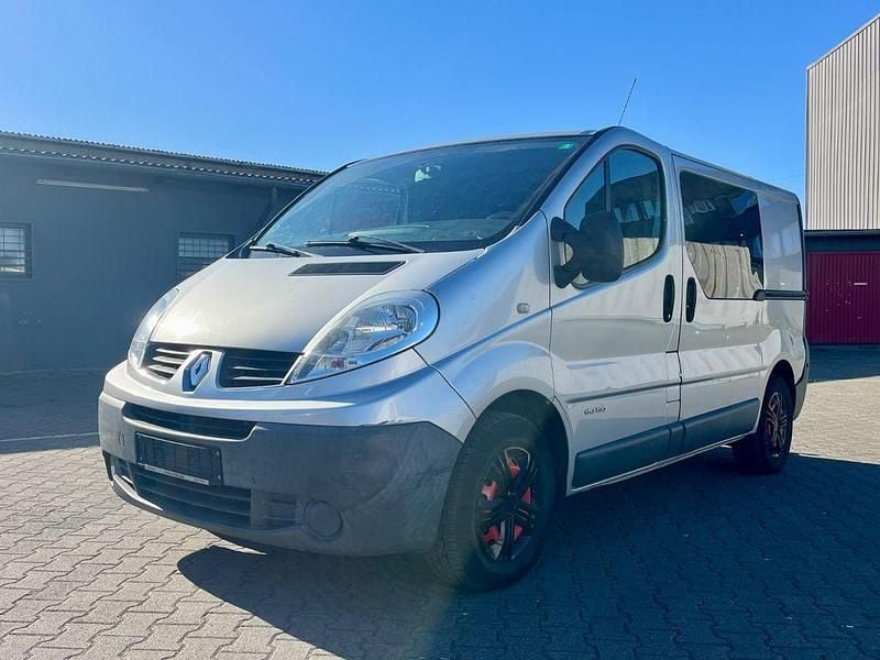 Second-hand Renault Trafic 145 CP (106 kW) 2010 Gri Monovolum