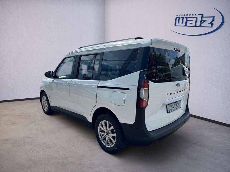 Gebraucht Ford Tourneo Courier Titanium 125 PS (91 kW) 2024 Frostweiß Van / Kleinbus