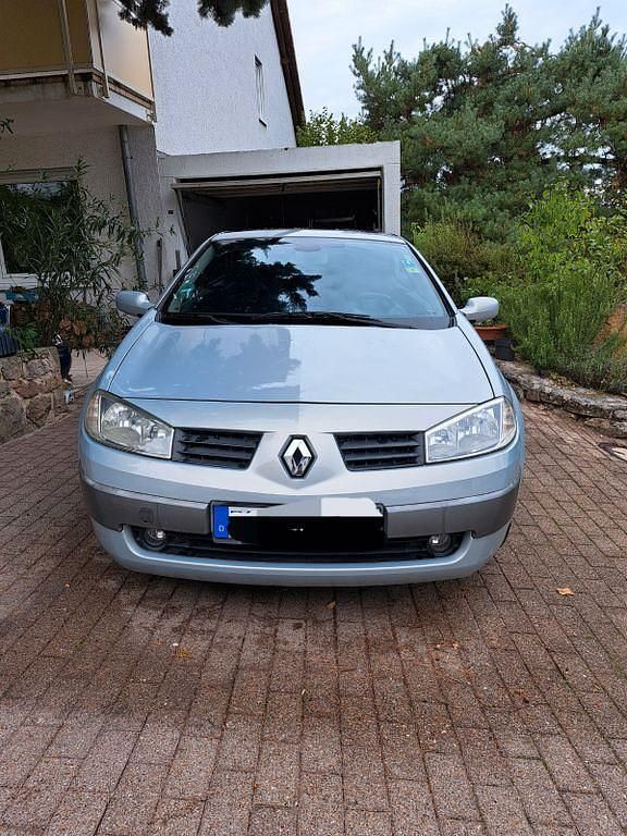 Silber Gebraucht 2004 Renault Mégane Cabriolet Authentique Cabrio | 1.700 € (Fairer Preis) - Bild 1/4