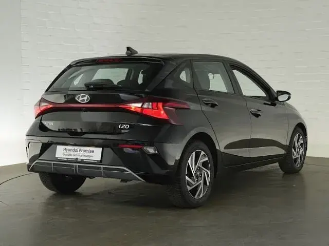 Gebraucht Hyundai i20 Trend 101 PS (74 kW) 2025 Schwarz Kleinwagen