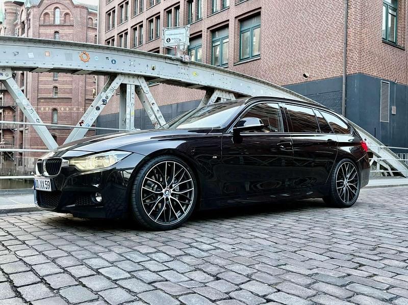 Schwarz Gebraucht 2016 BMW 335 M Sport Kombi | 25.999 € (Teuer) - Bild 1/4