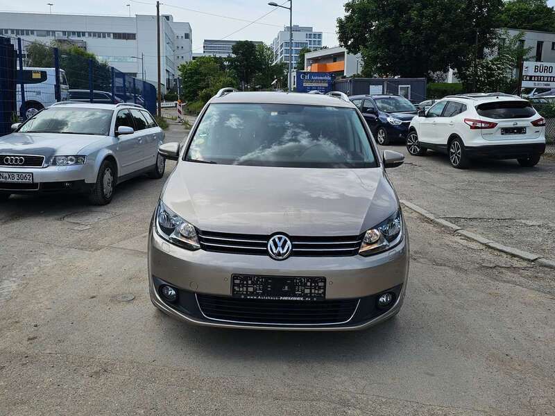 Braun Gebraucht 2014 VW Touran Cup Van / Kleinbus | 7.700 € (Superpreis) - Bild 1/4