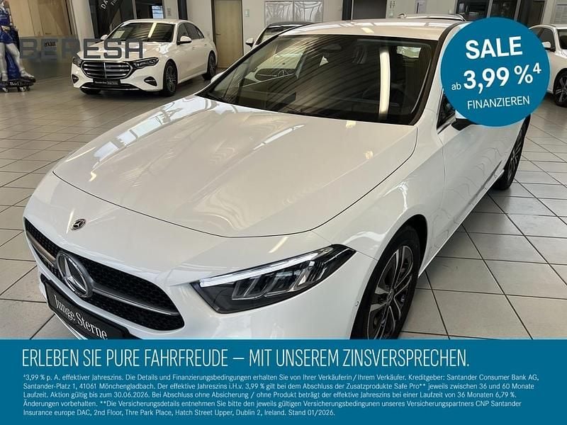 Weiß Gebraucht 2025 Mercedes A180 Progressive Limousine | 26.990 € (Superpreis) - Bild 1/4