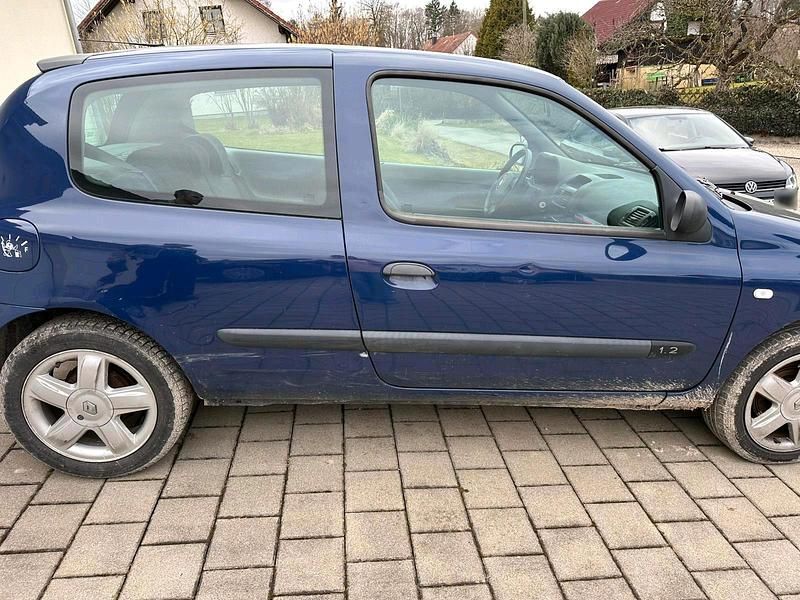 Gebraucht Renault Clio II 75 PS (55 kW) 2003 Blau Kleinwagen