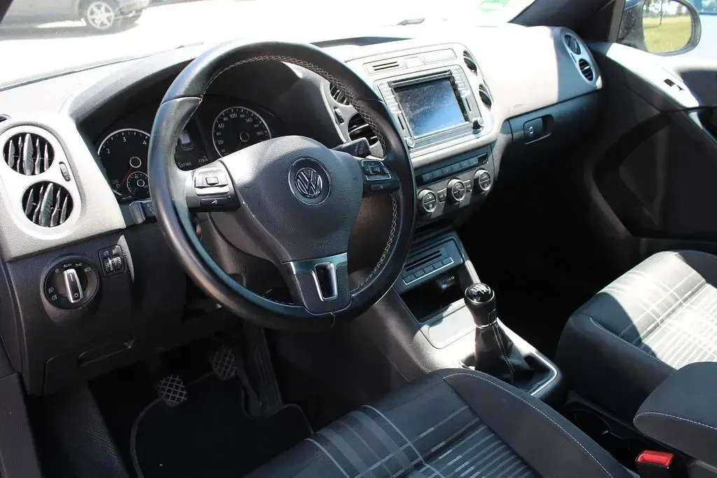 Gebraucht VW Tiguan LOUNGE 150 PS (110 kW) 2016 Schwarz SUV