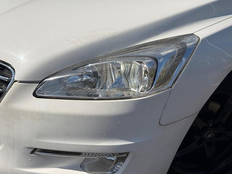 Gebraucht Peugeot 508 156 PS (114 kW) 2012 Weiß Limousine