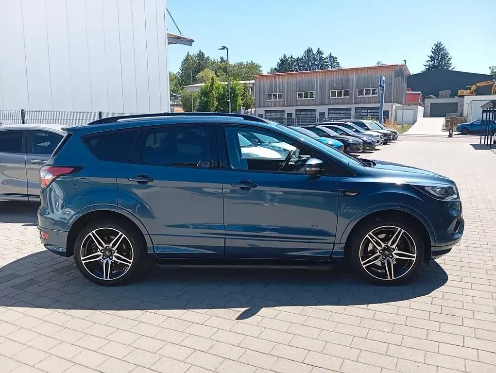 Gebraucht Ford Kuga ST-Line 175 PS (128 kW) 2018 Blau SUV