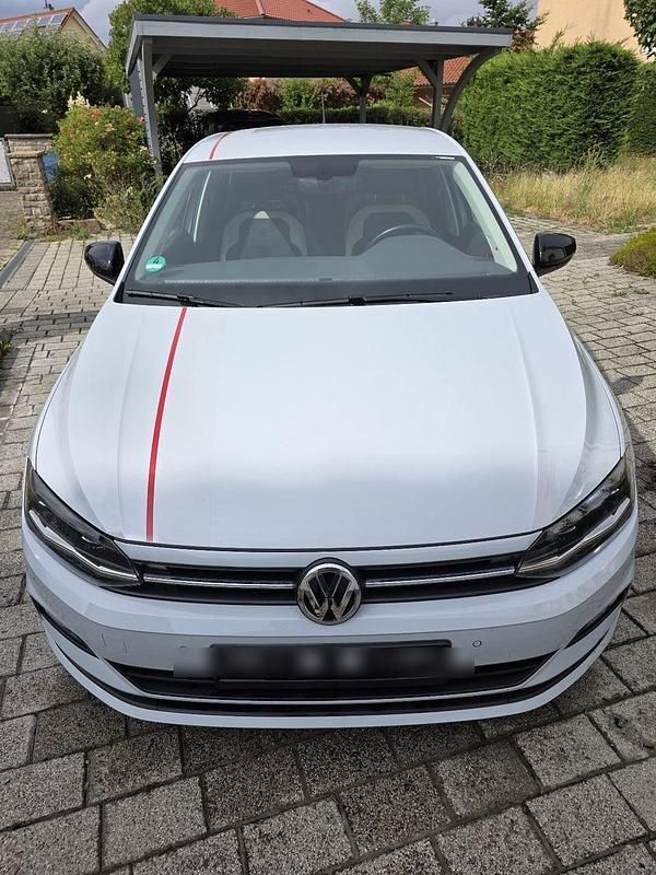 Weiß Gebraucht 2018 VW Polo Beats Kleinwagen | 12.000 € (Fairer Preis) - Bild 1/4
