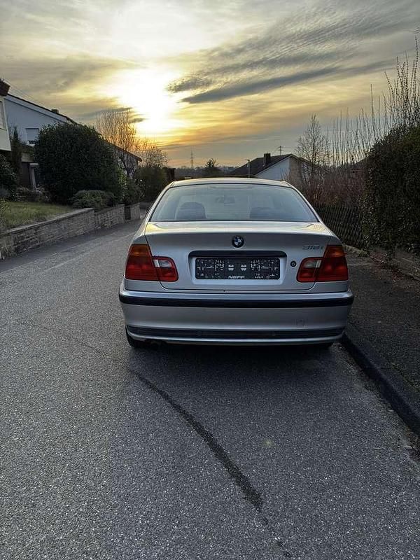 Gebraucht BMW 316 105 PS (77 kW) 1999 Silber Limousine