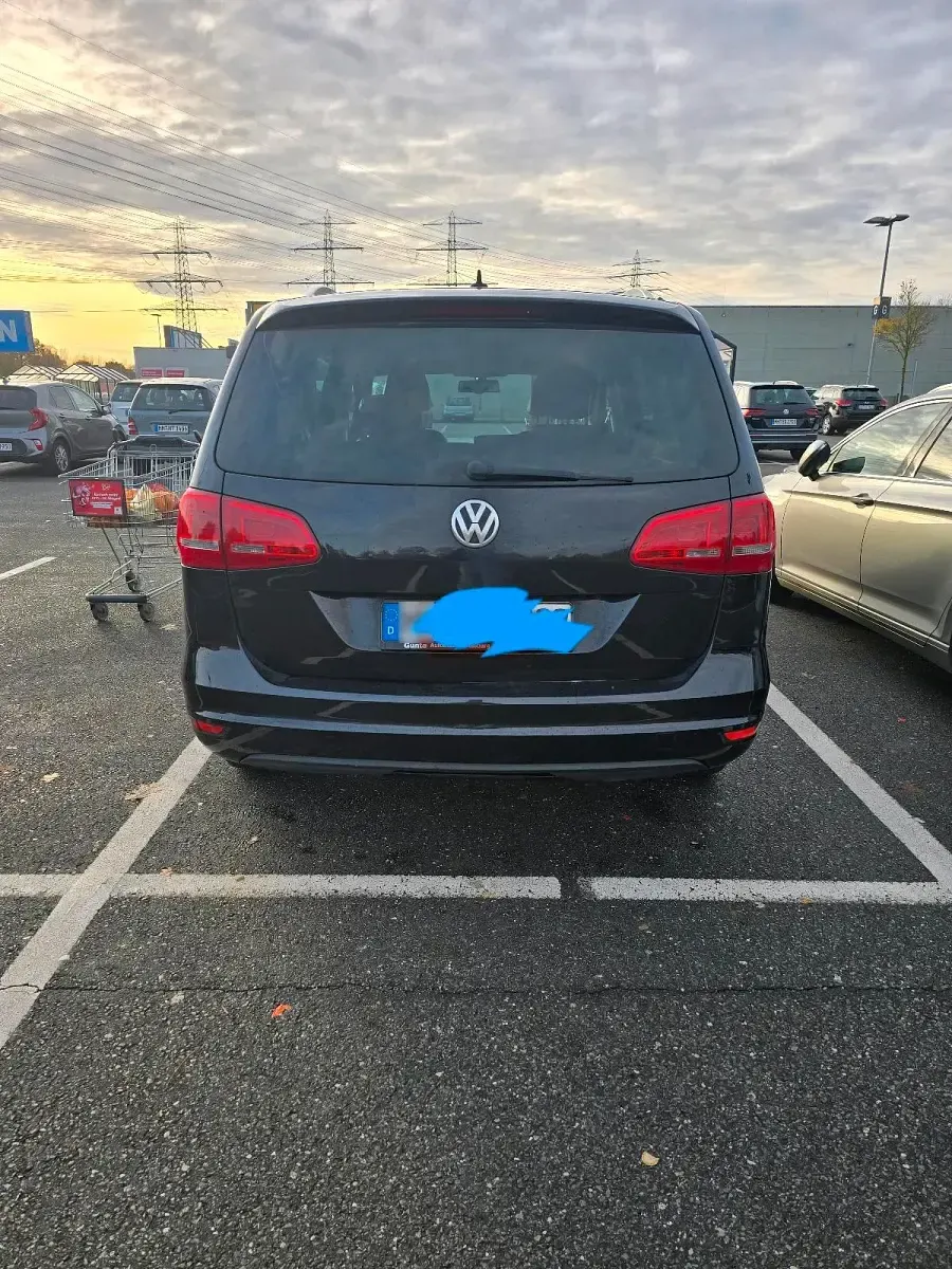 Gebraucht VW Sharan 140 PS (102 kW) 2011 Schwarz Van / Kleinbus