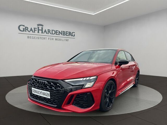Rot Gebraucht 2021 Audi RS3 Ambiente Kleinwagen | 54.900 € (Guter Preis) - Bild 1/2