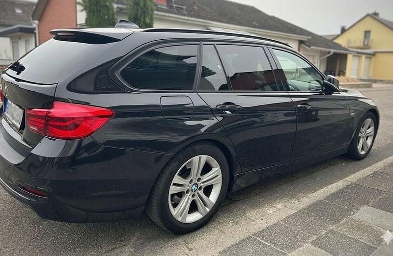 Gebraucht BMW 318 Sport Line 150 PS (110 kW) 2018 Schwarz Kombi