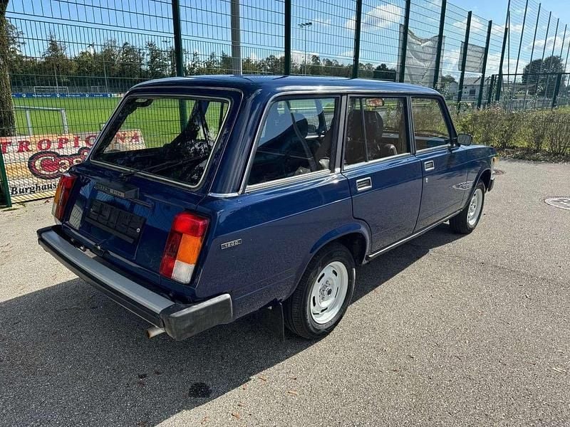 Second-hand Lada 2104 75 CP (55 kW) 1990 Albastru Break