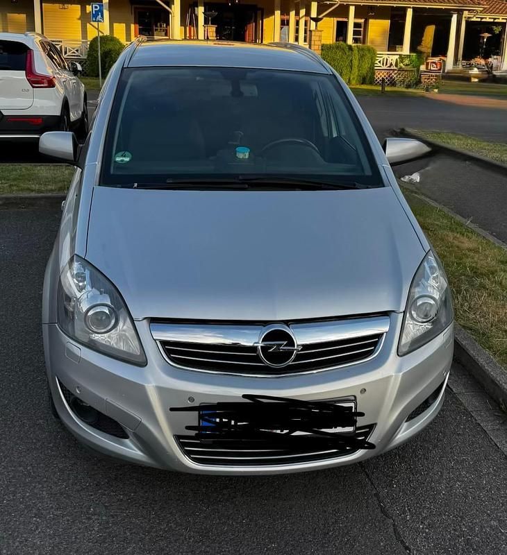 Gebraucht Opel Zafira 140 PS (102 kW) 2012 Grau Van / Kleinbus