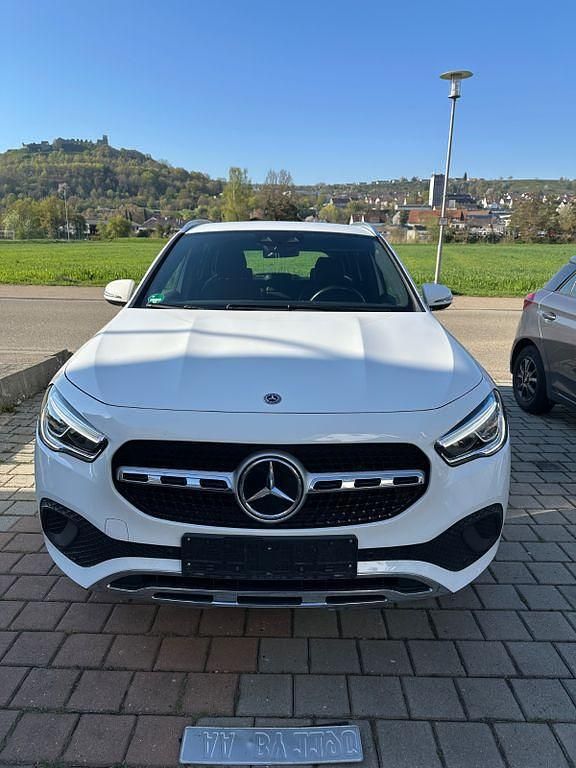 Usata Mercedes GLA200 163 CV (119 kW) 2020 Bianco SUV
