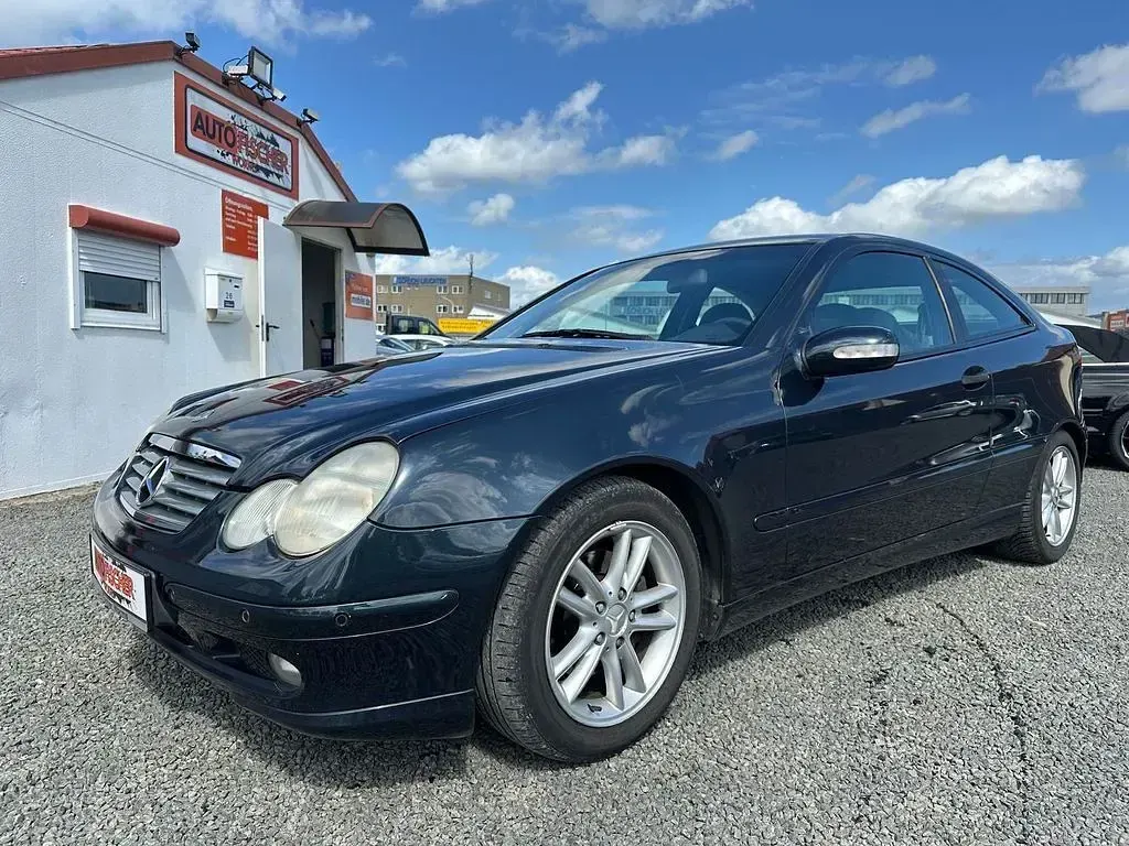 Gebraucht Mercedes C180 143 PS (105 kW) 2003 Schwarz Coupé
