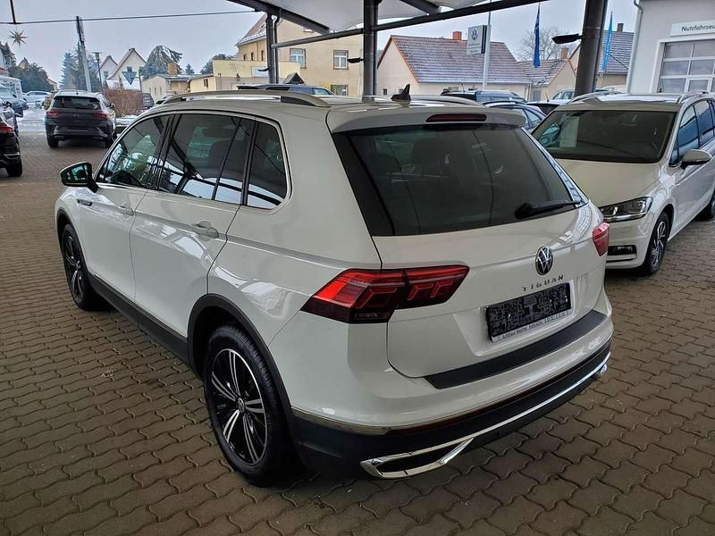Gebraucht VW Tiguan Elegance 150 PS (110 kW) 2023 Pure white SUV