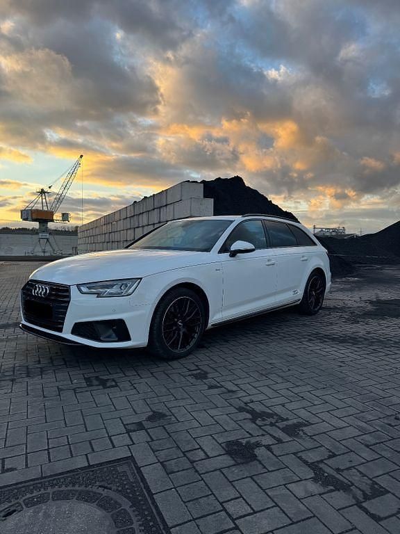Weiß Gebraucht 2019 Audi A4 Ambiente Kombi | 19.900 € (Fairer Preis) - Bild 1/4