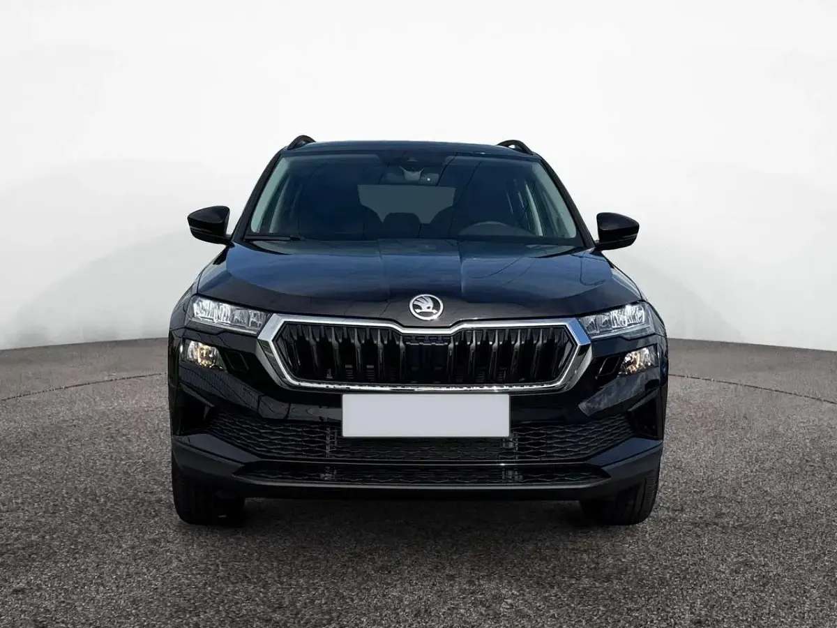 Gebraucht Skoda Karoq Selection 150 PS (110 kW) 2026 Schwarzmagic perleffekt SUV