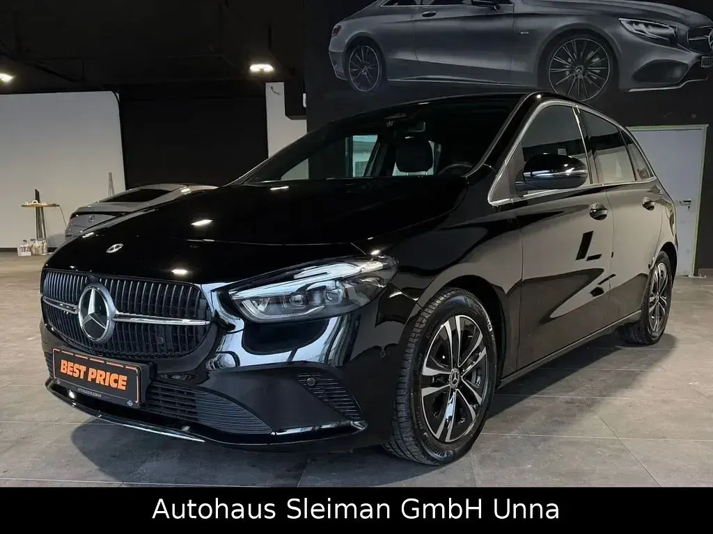 Gebraucht Mercedes B200 Advanced 163 PS (119 kW) 2024 Schwarz Kleinwagen