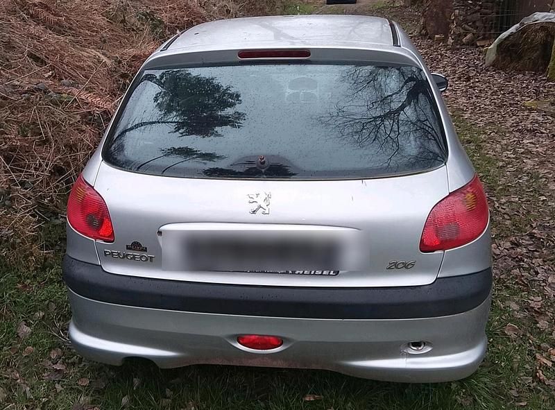 Gebraucht Peugeot 206 75 PS (55 kW) 2006 Silber Kleinwagen