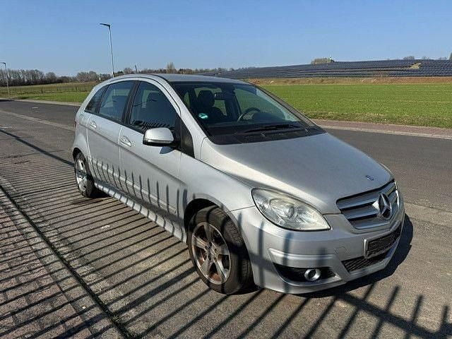 Gebraucht Mercedes B170 116 PS (85 kW) 2008 Silber Van / Kleinbus